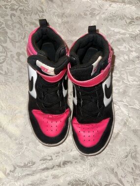 Kids Size 2.5 Nike High-Top Sneakers - Pink, Black & White